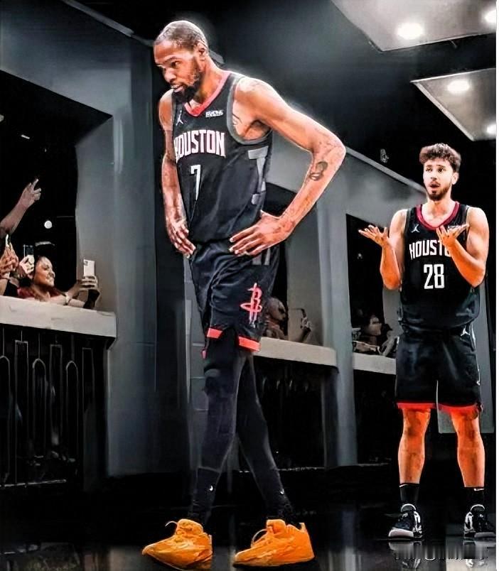 火箭内部有人认为KD已经打完了火箭生涯最后一场比赛，首轮1-3落后湖人，他又要申