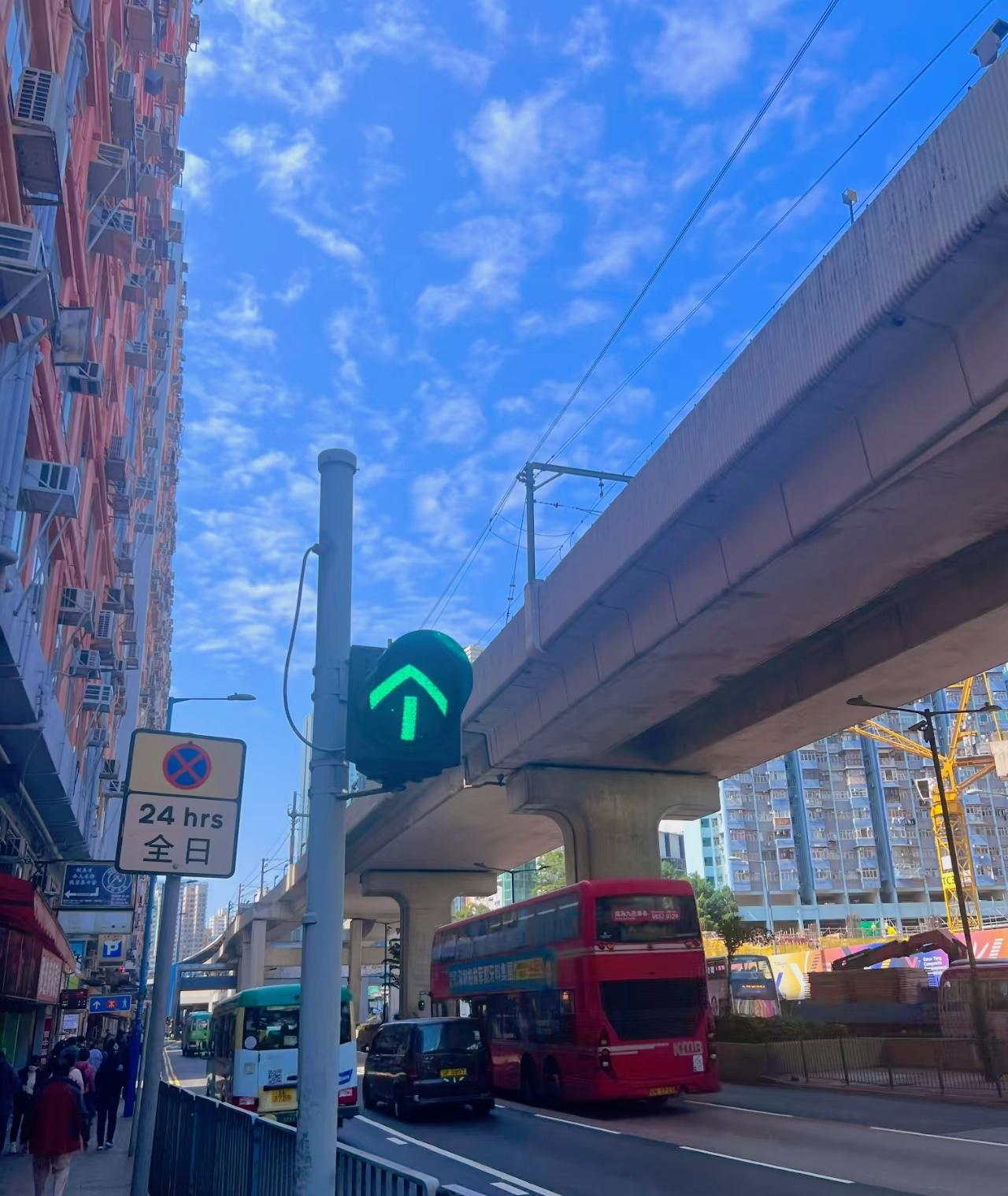 ：）
普通人要挣1000万只有三条路
伺候108个有钱人
其二，服务1200个中