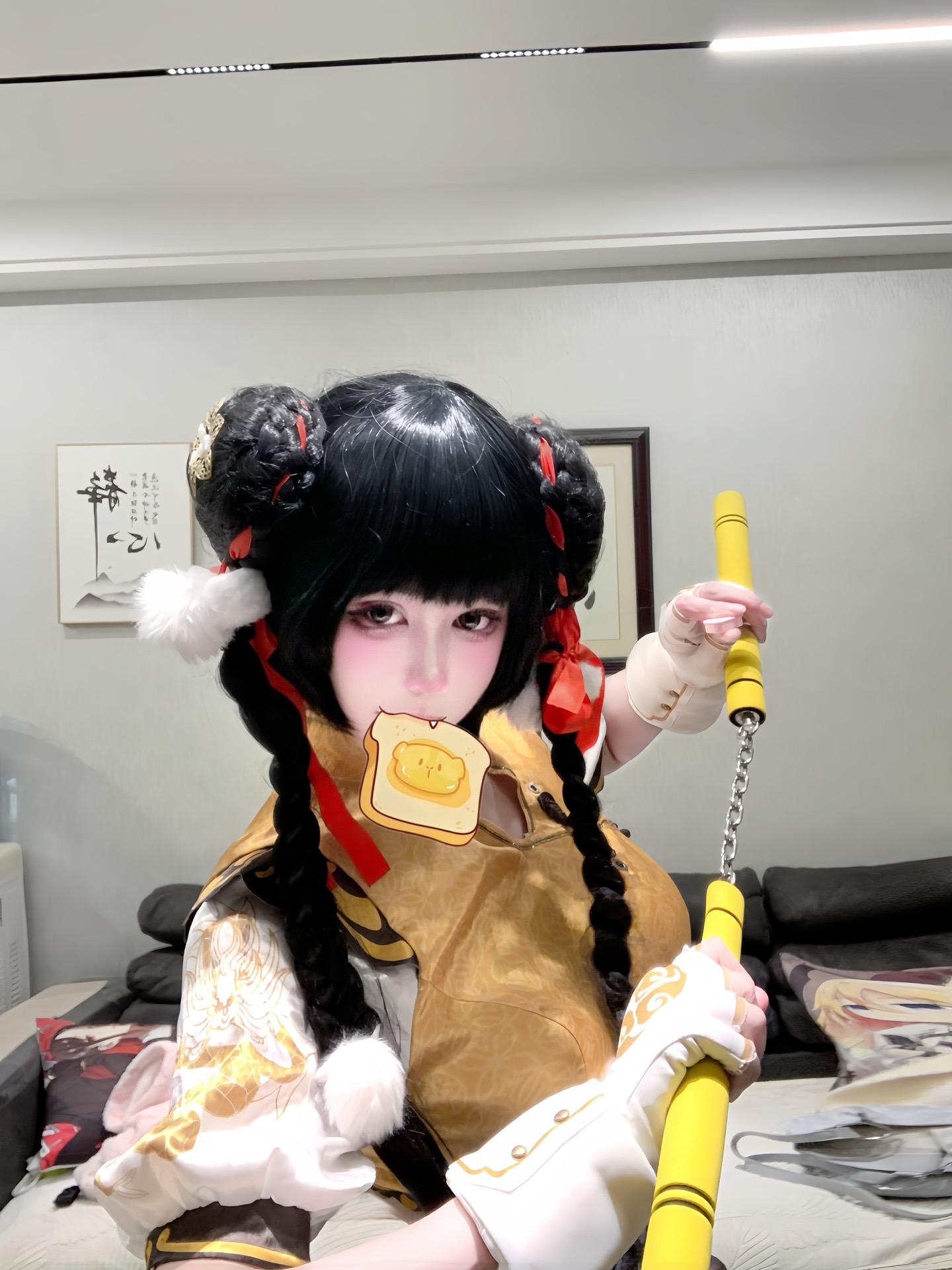 我差不多就是这样的胡桃，平时可以和你开玩笑非常随和，但是如果你触碰我的...