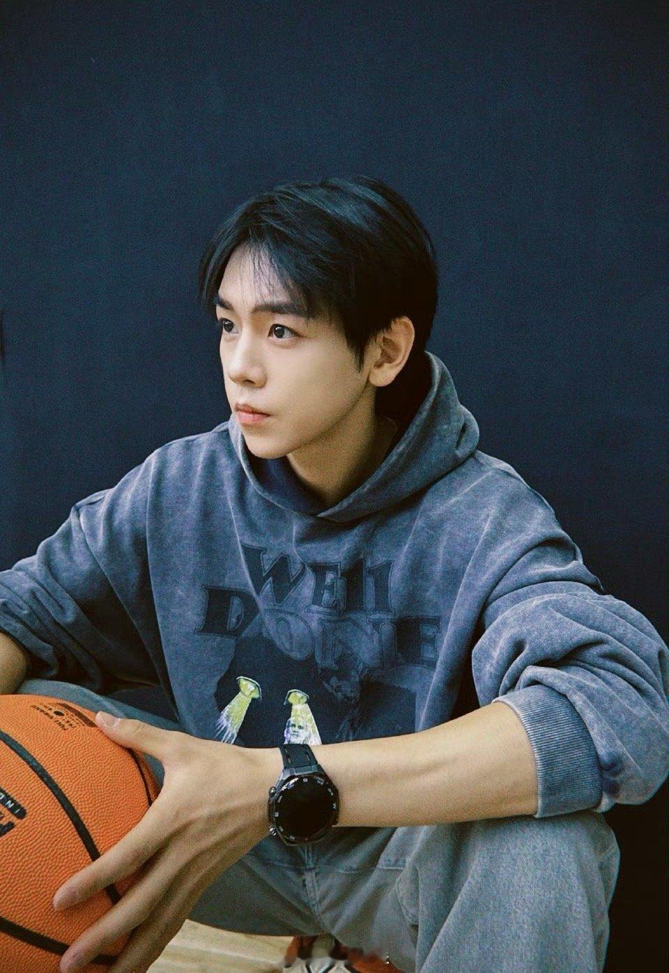 夏浩然三番 《不让江山》男三夏浩然三番，压番女主周洁琼