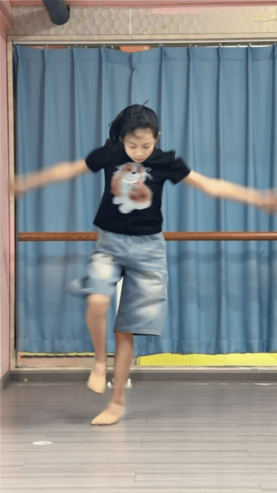 刘浩存小娥萌成啥了新剧情看点十足，苦练可爱笨拙又纯真，演技自然灵动细腻，鲜活生动