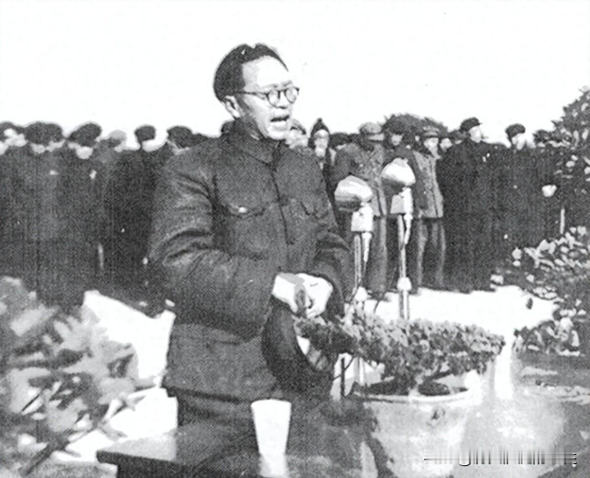 1959年黄克诚被免去职务，哥哥亲自上门庆贺，连声称好，背后原因令人深思！
19