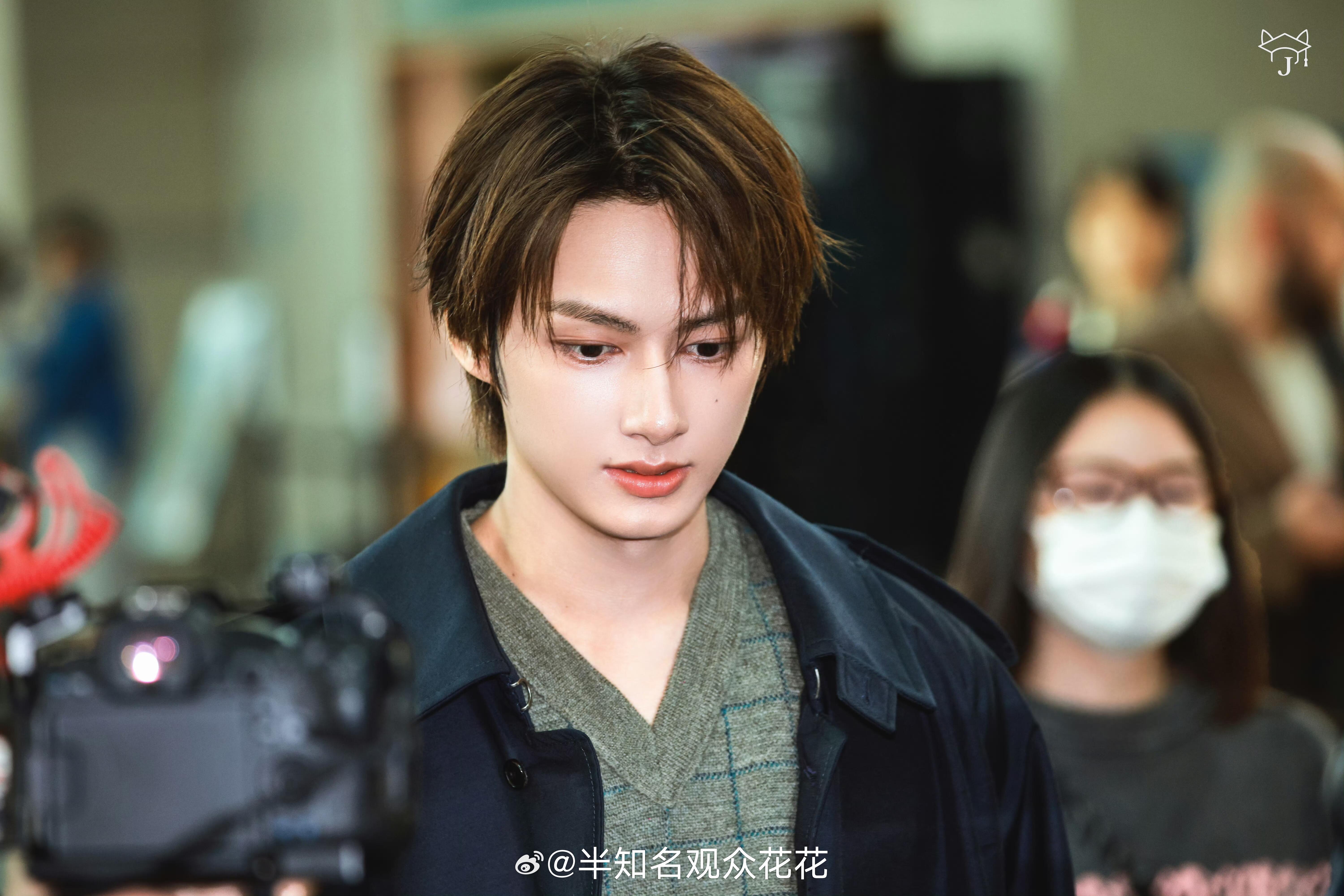 美貌[么么哒]文俊辉出发巴黎了 ​​​