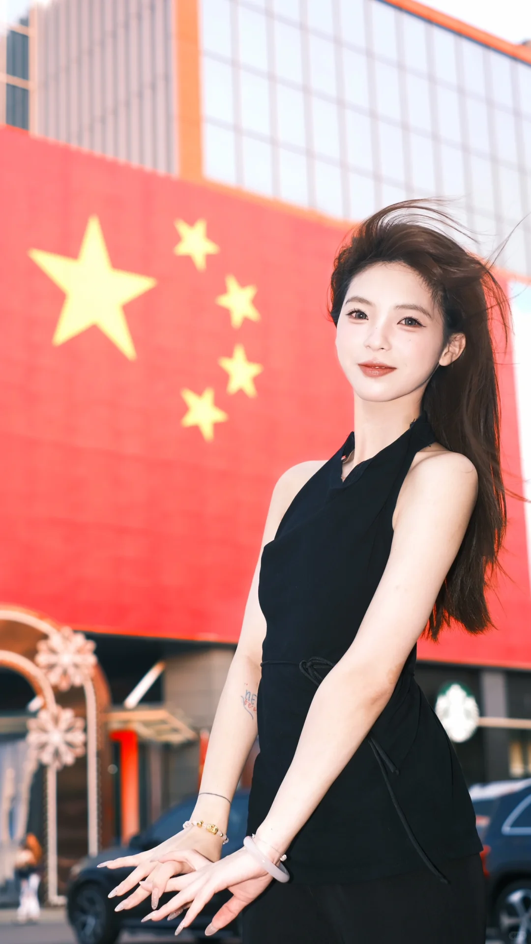 生在国旗下🇨🇳丹尼斯门口的国旗真出片！！