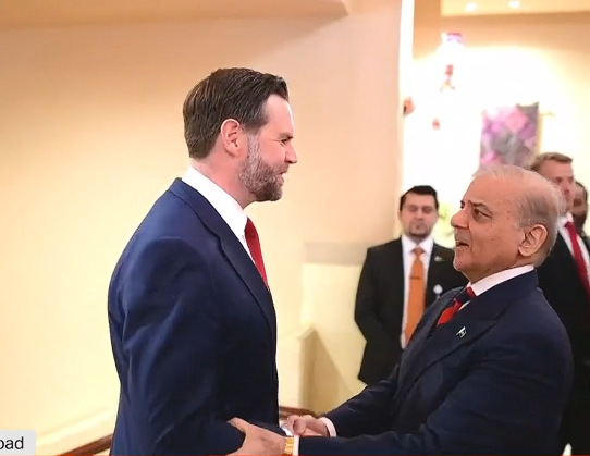 【美国代表团前往巴基斯坦，和伊朗进行谈判】🔹根据多家媒体最新报道（包括新华社、