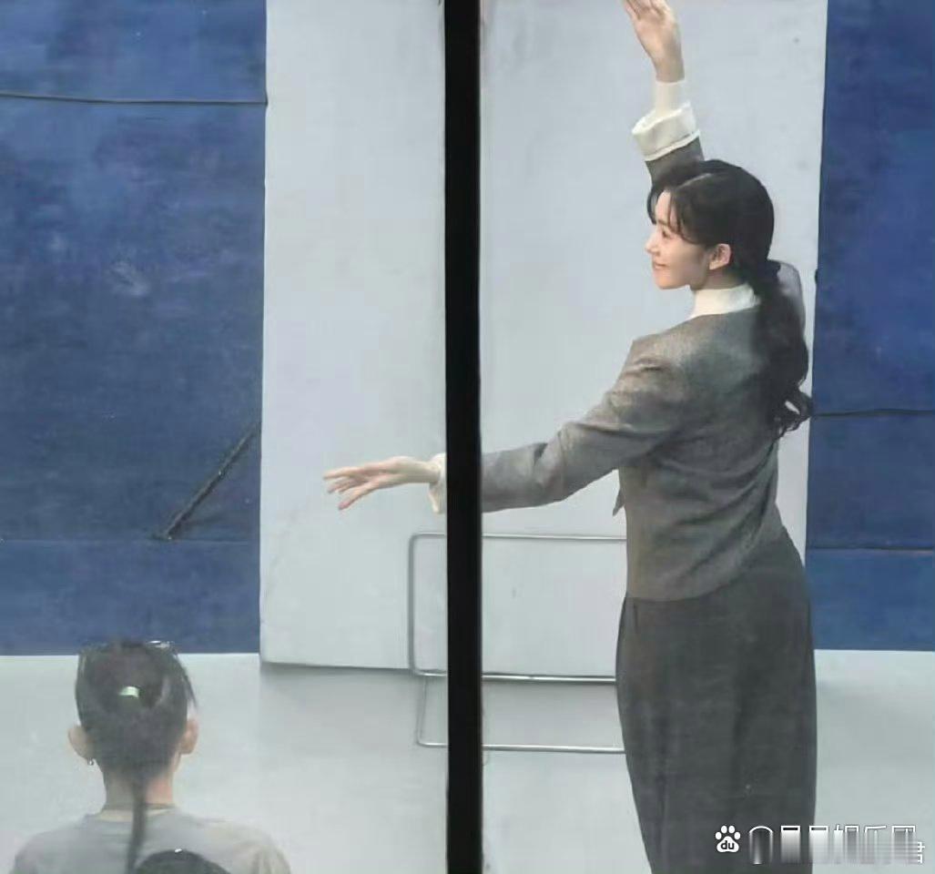 窦骁刘浩存 庄图南李佳该有的样子刘浩存摇身一变成年代剧女主了，年代感很重，那种纯