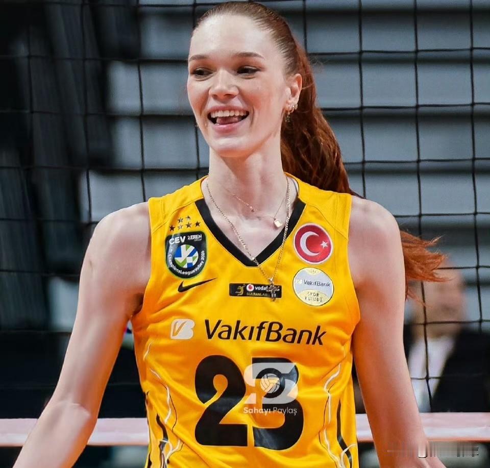 土超女排联赛第12轮，瓦基弗银行客场横扫阿卡斯货运。瓦基弗银行的双核之一的蒂亚纳