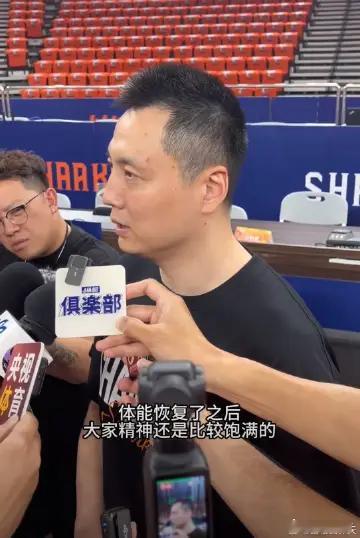卢伟谈洛夫顿的伤势恢复情况卢伟谈洛夫顿的伤势恢复情况，卢伟表示，洛夫顿的伤势恢复