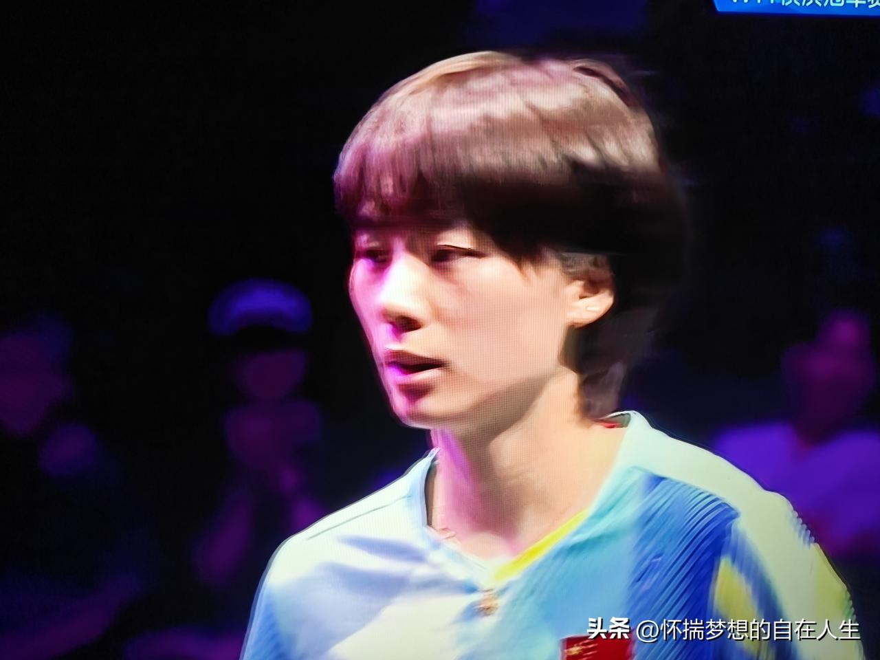 WTT横滨冠军赛女单第一轮，陈熠顶住了压力，克服了伤病，在0比2落后的情况下连扳