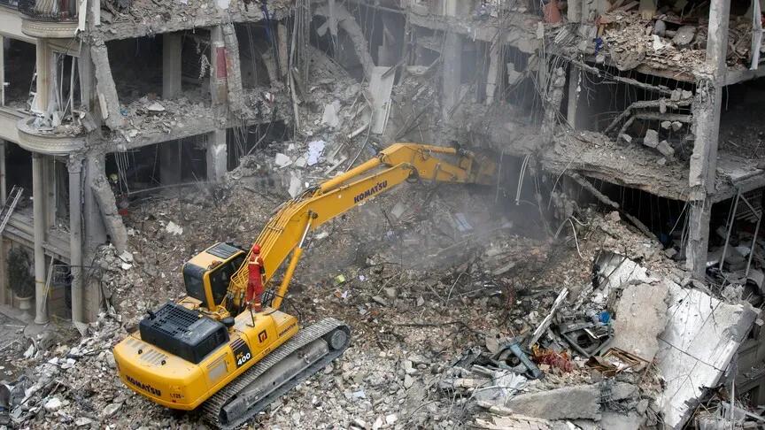 伊朗放了美以一马，战争赔款不用给了，但这5国得掏2700亿美元

持续四十多天的