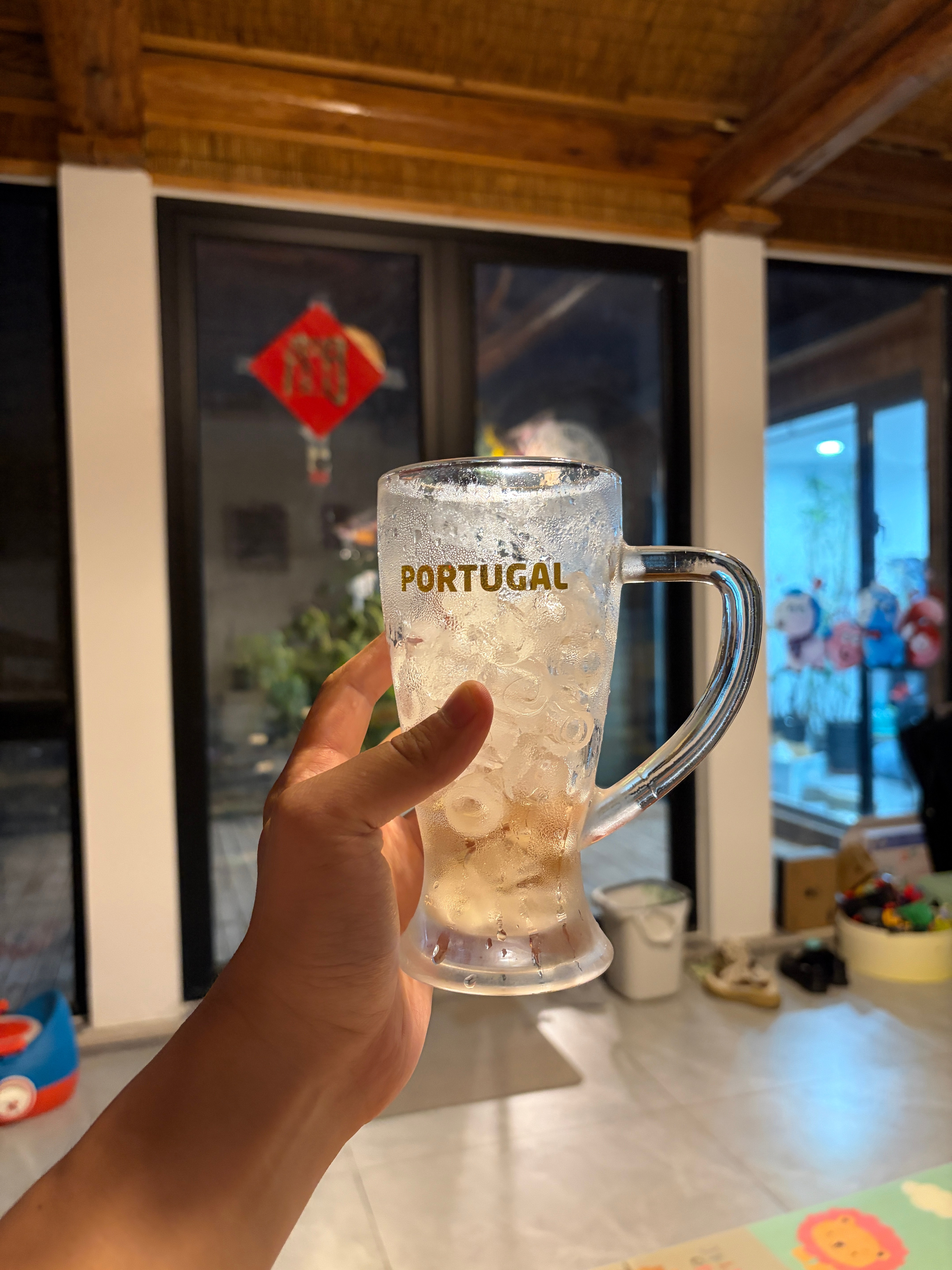 为了养胃，我已经一个月滴酒不沾了只能靠屈臣氏的无酒精啤酒饮料麻痹自己等下个月我彻