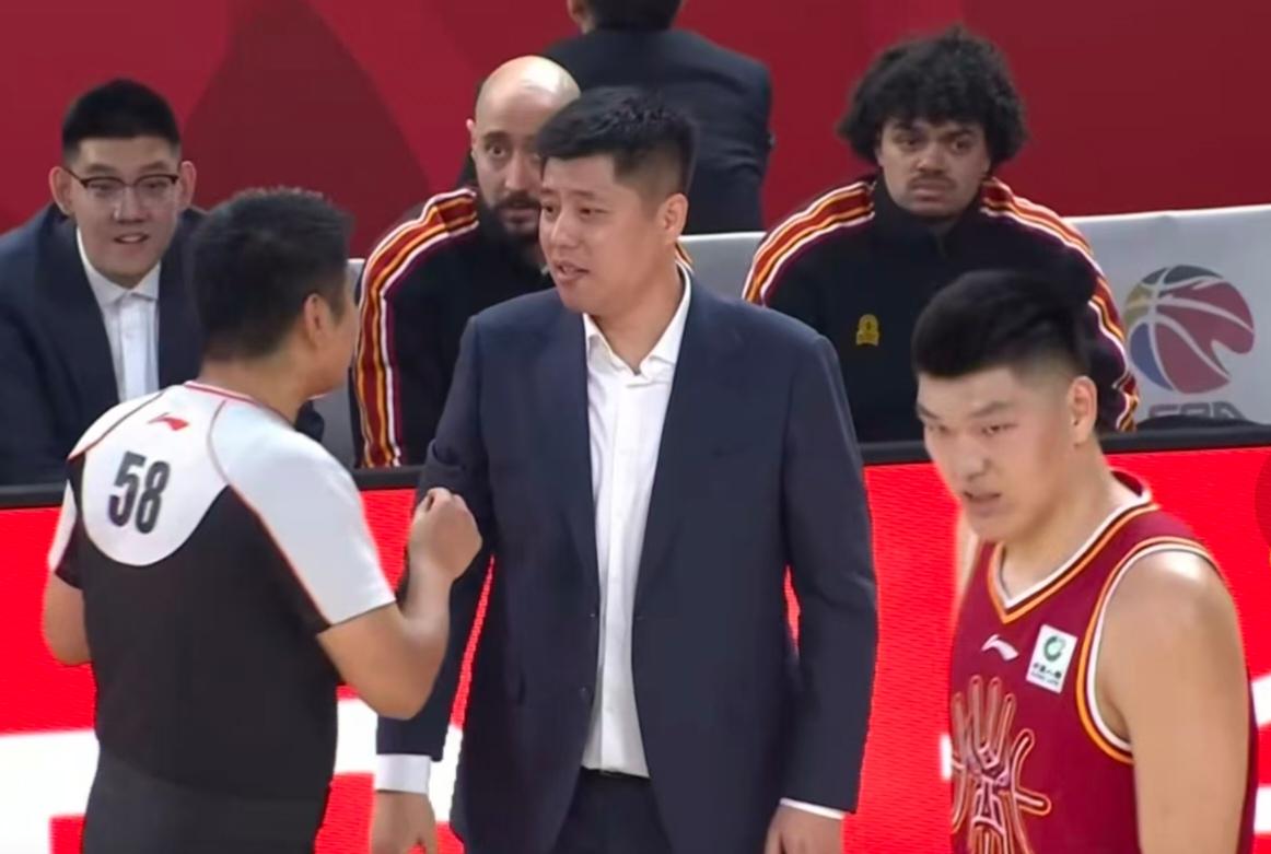 山西男篮vs江苏男篮，如果想要在主场顺利拿下比赛，潘江教练要做好以下三个策略：