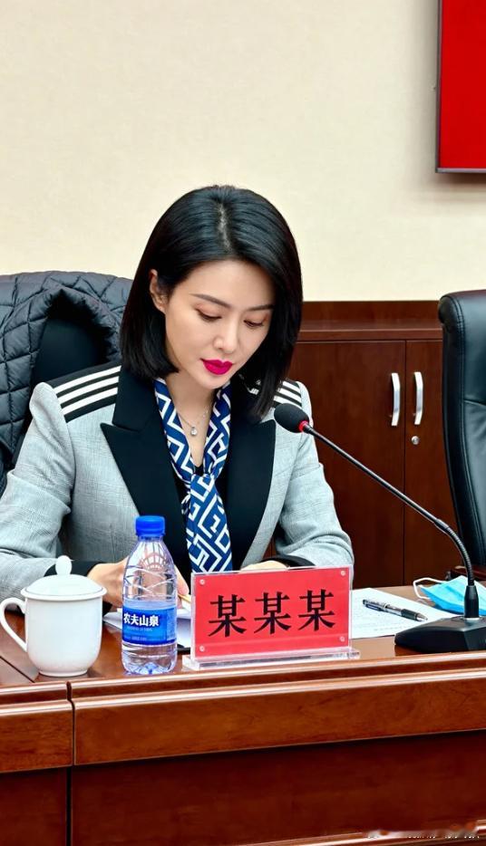 坤造：庚 戊 甲 庚午 寅 寅 午这个明早，天干无生无合，日主甲木不做事，就看日