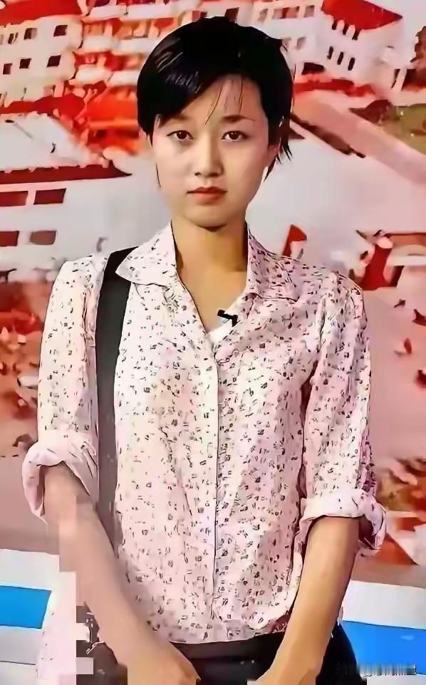 文章真的不后悔吗？
18岁的马伊琍太美了，
虽然素面朝天、衣着朴素，
但是非常清