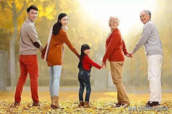 学历是门，能力是路，走好人生先开门再赶路
 
网上总吵学历和能力哪个更重要，各执