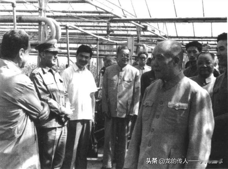 1979年6月，李达率中国人民解放军军官休假团赴罗马尼亚访问，右二为军官休假团副