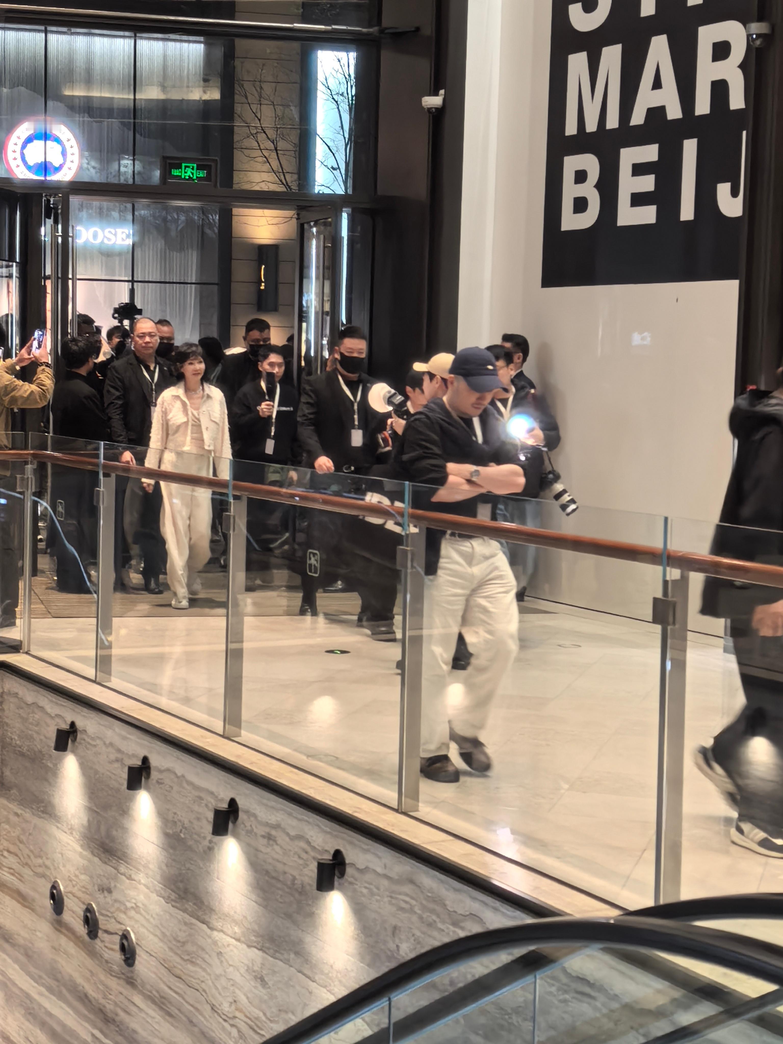 张曼玉没去浪姐来这了 全网好奇的悬念终于彻底破案啦！大家都在追问张曼玉为何缺席浪