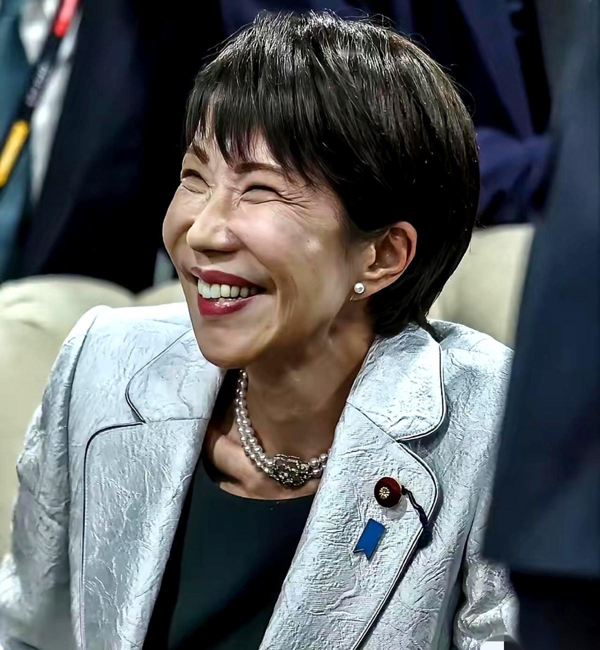 俄罗斯外交部发言人扎哈罗娃，一句话捅破了那层窗户纸。
她说，日本是全世界唯一一个