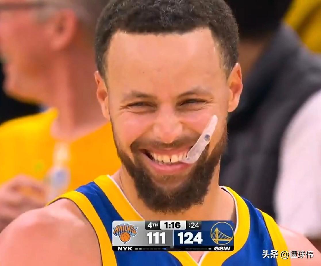 唐斯谈库里：

“库里上半场表现一般。”

“但是下半场找回手感。”

“他直接