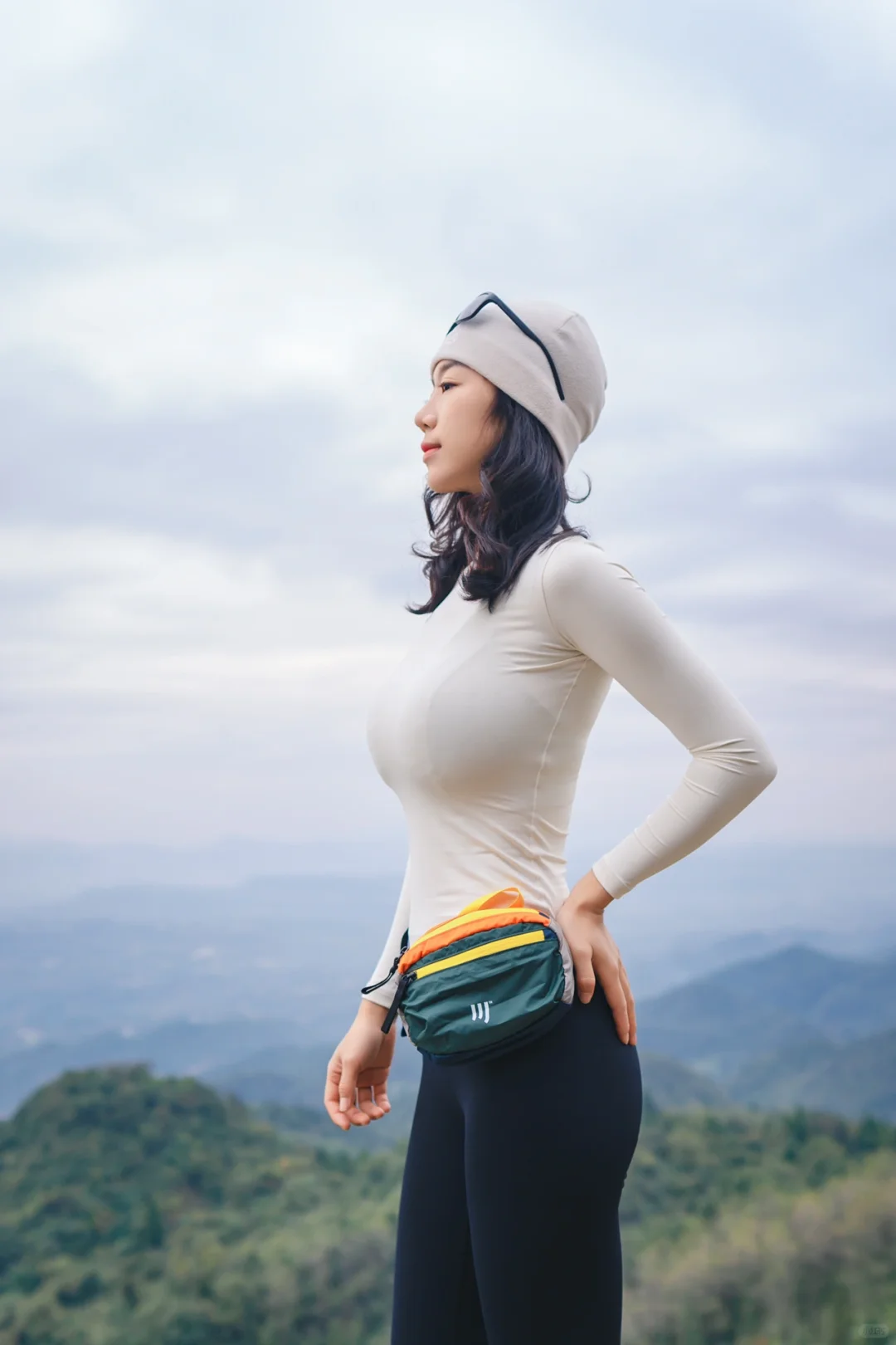 山前山后各有风景，有风无风都很自由。