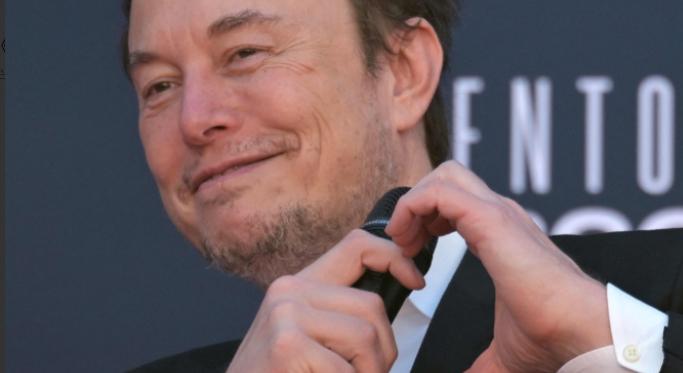 “特斯拉CEO马斯克扔出一颗炸弹：“中国的发电量今年底将是美国2.5倍，未来可能