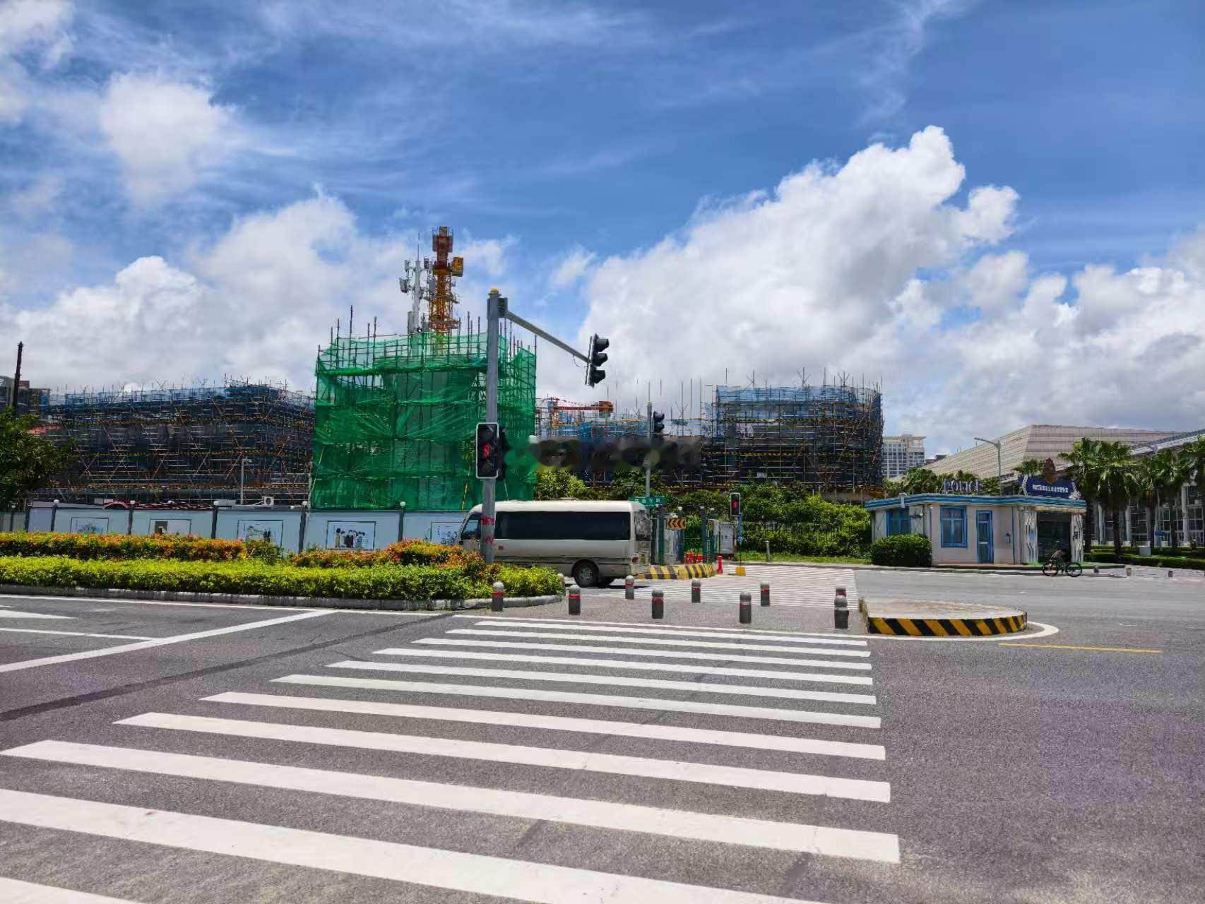 厦金大桥BRT在建前埔村站周遭。 厦门·前埔南路与文兴东路交叉口