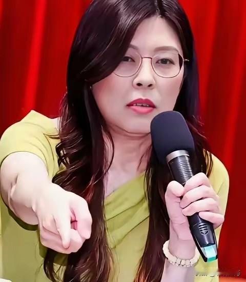 正值蓝白联手弹劾赖清德的风口，解放军围台军演，同属一个阵营的郑丽文和黄国昌，态度