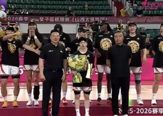今天是4月26日星期天，CBA 常规赛刚刚结束，WCBA 总冠军昨晚正式产生。四