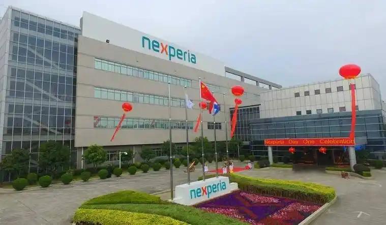 荷兰的电话来了，因为欧洲急了。安世半导体的事情导致中荷激烈冲突，而欧洲汽车业严重