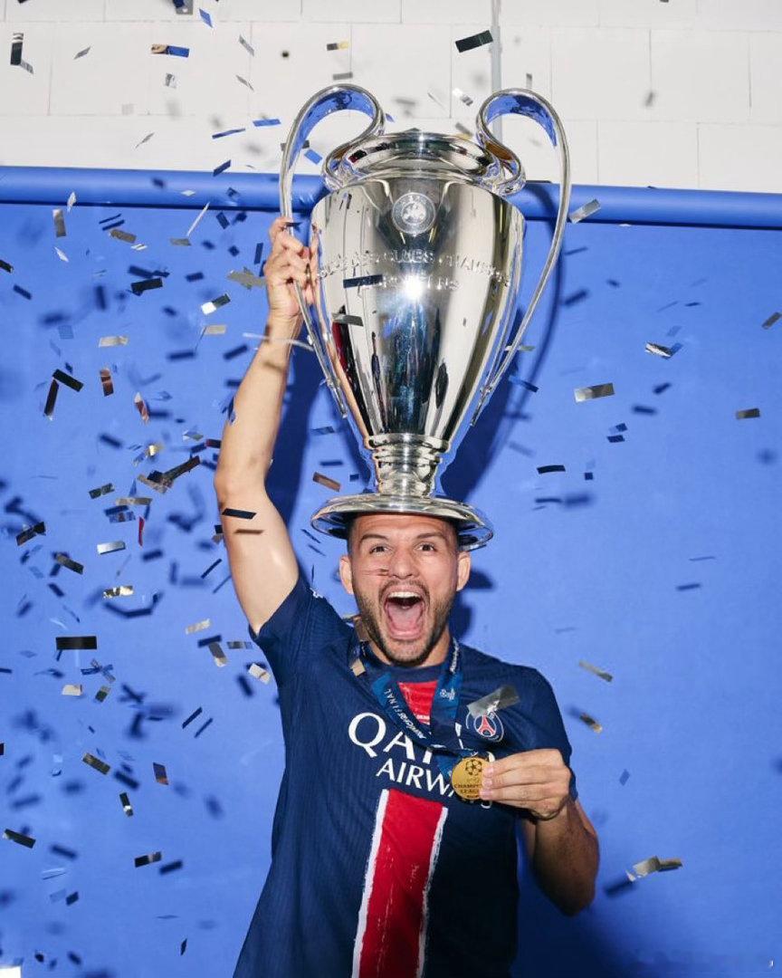 罗马诺&莫雷托：贡萨洛·拉莫斯已被推荐给尤文图斯。这位24岁的葡萄牙神锋在巴黎圣