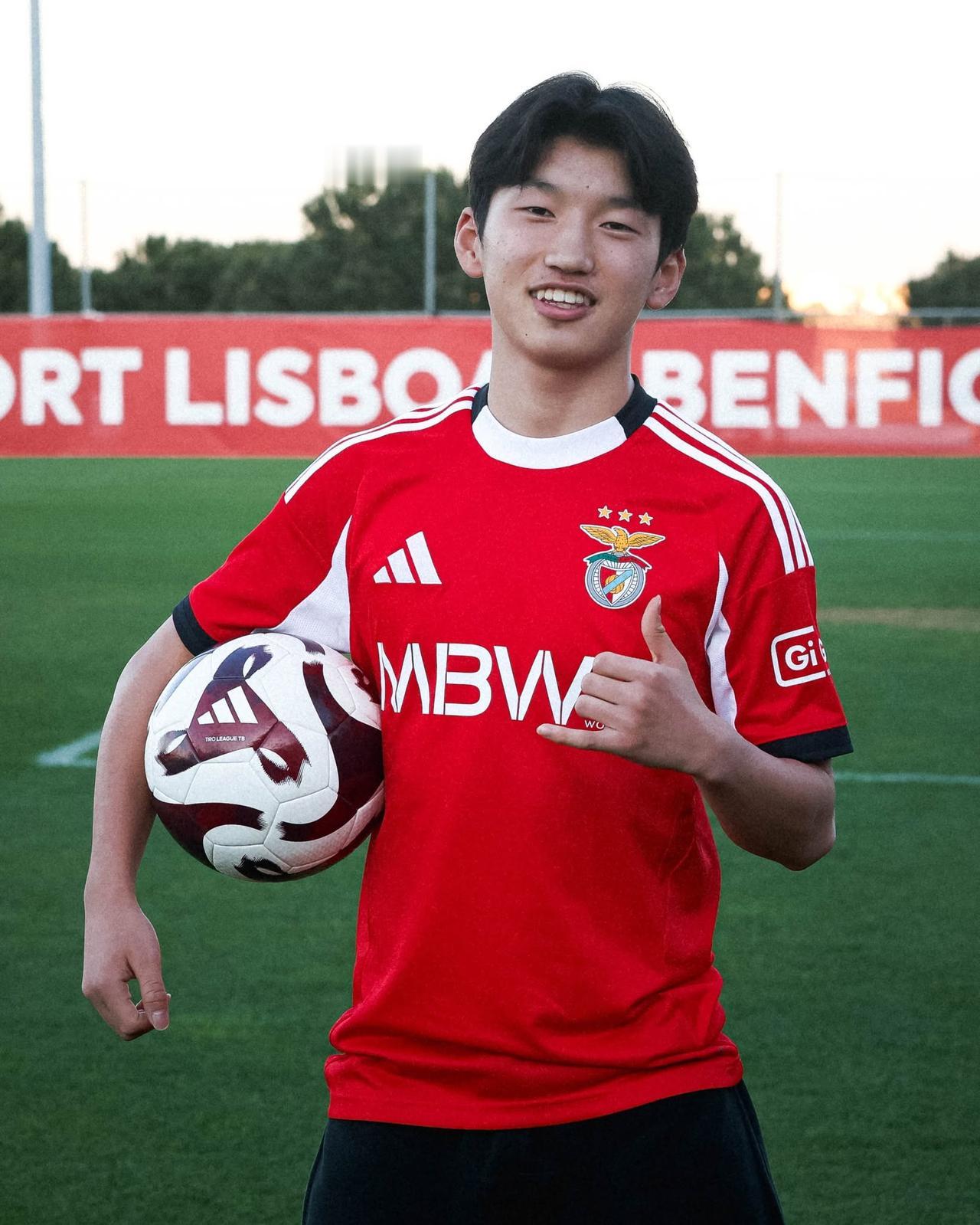 你会成为王子的球迷吗？国足未来的主力边锋，本菲卡U17的10号球员，葡萄牙国少的