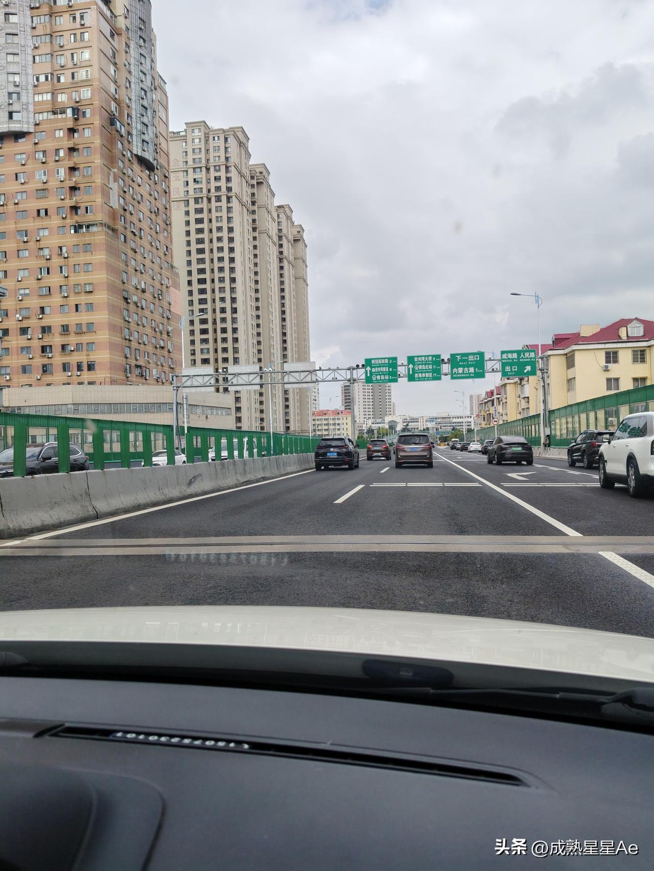 来到青岛旅游已经第5天了，住在著名的黄岛沙滩，到青岛的市区红岛以及中山路参观，走