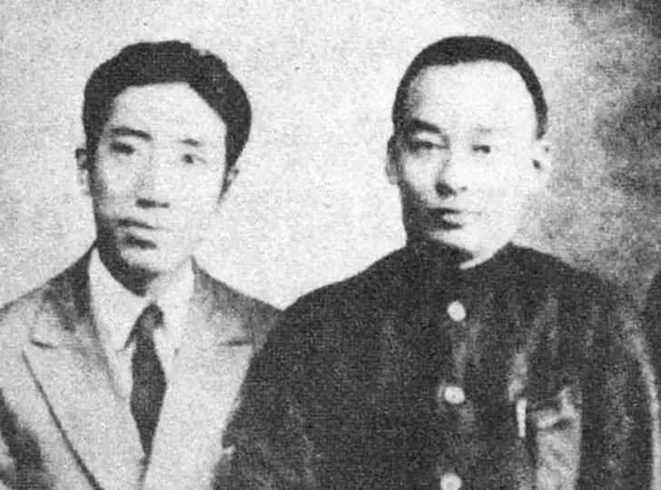 抗战时期，戴笠约胡宗南打麻将，突然感觉身体不舒服，胡宗南便请来一郎中。没成想戴笠