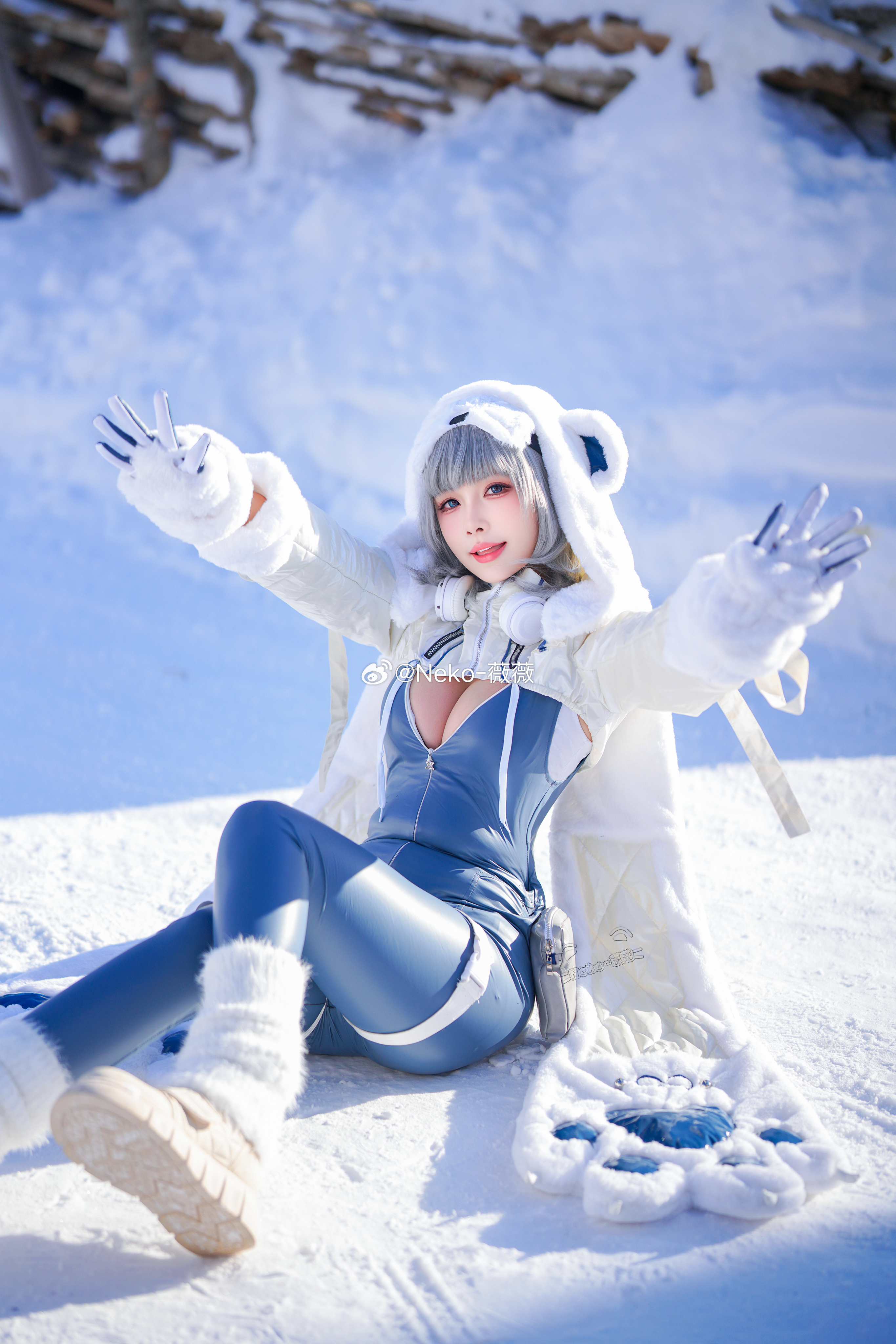 Neko_薇薇二次元cos大赏nikke:胜利女神  🐻北极熊之力量～尼夫出击