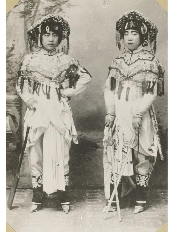 每次刷到这些都异常难受，那个时代的女性太可怜了。