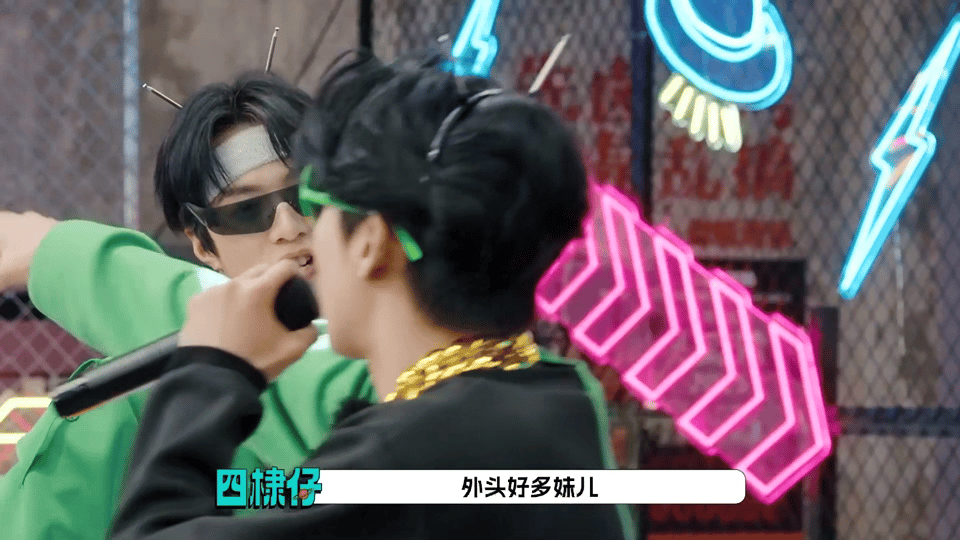 王鹤棣说好多妹都为刘耀文吃醋 根本没有一个人能拒绝得了为刘耀文争风吃醋，王鹤棣你