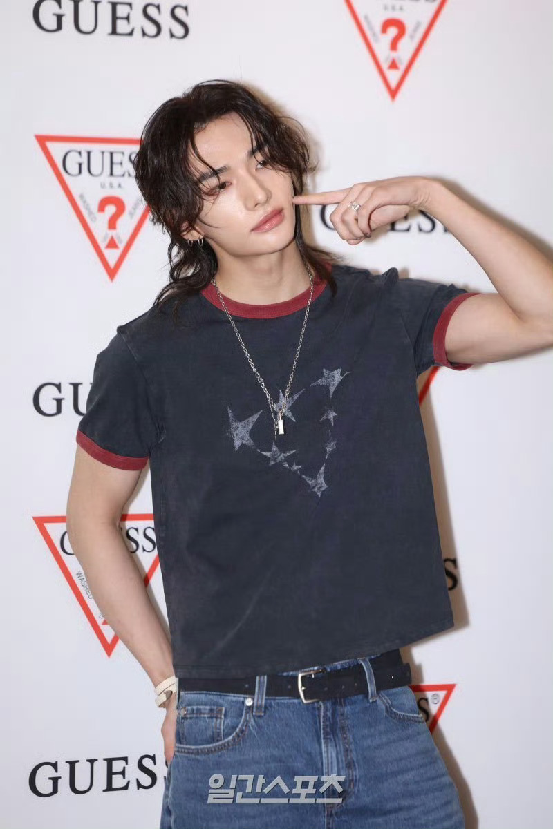 黄铉辰 × 今日GUESS圣水快闪活动造型 📸 