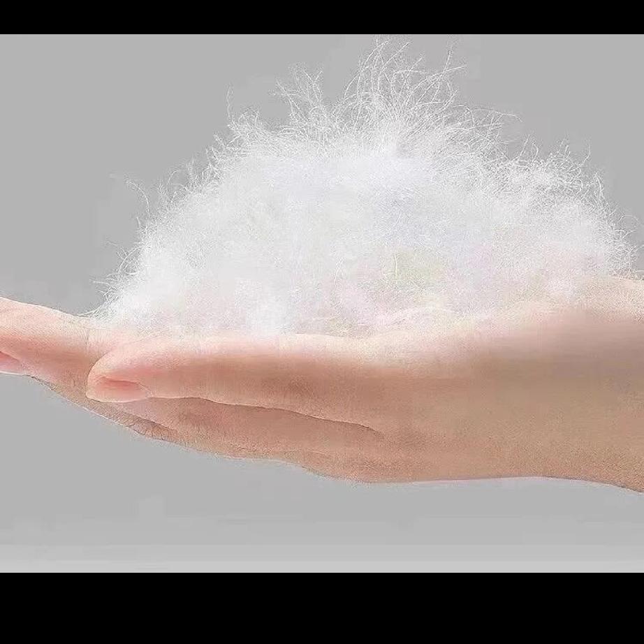 羽绒服你买了吗？寒潮遇羽绒涨价潮，谨防低价藏猫腻？
 
寒潮席卷全国，羽绒服却成