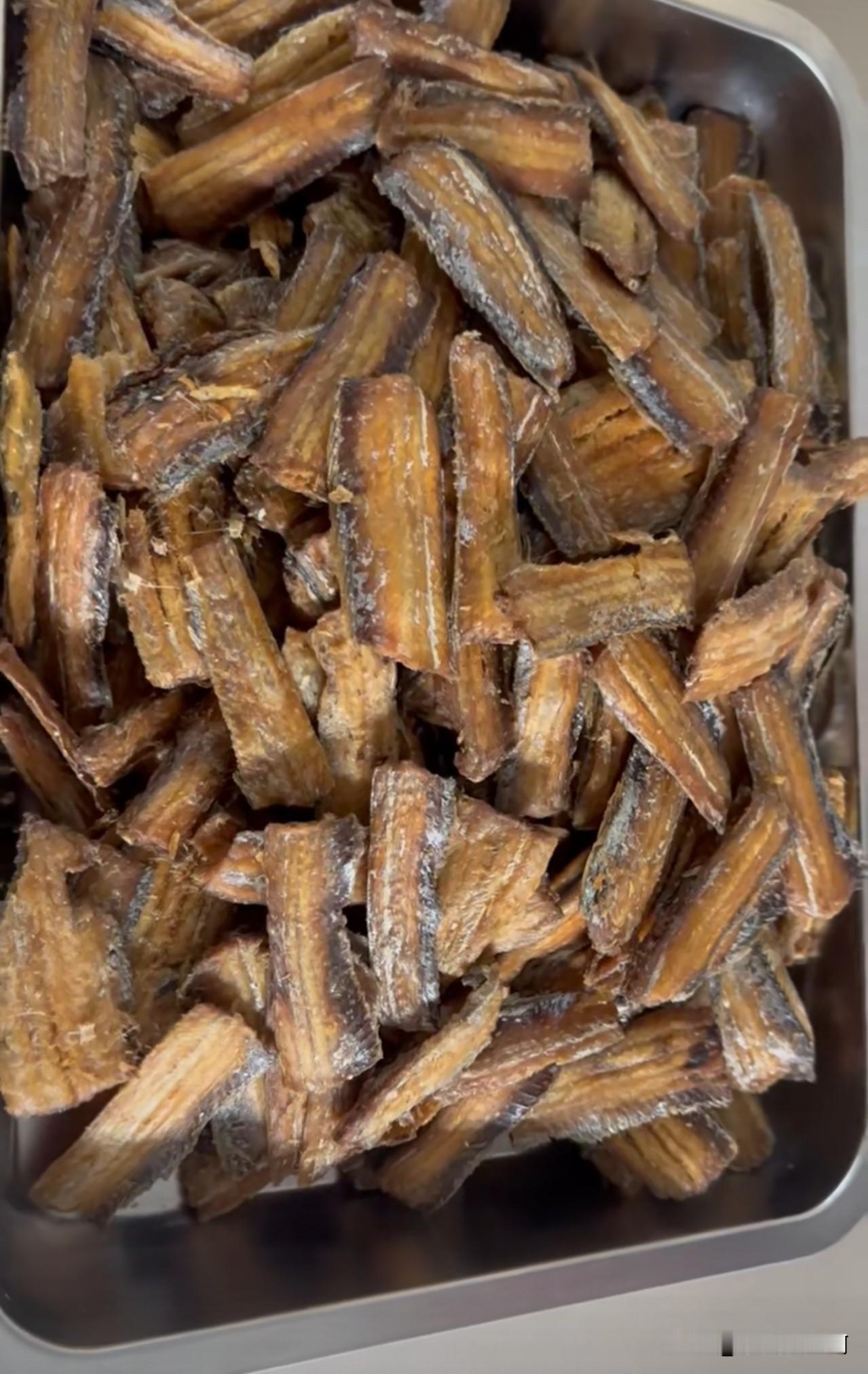 今天最让我开心的事情不是接了多少单子，是带鱼酥可以发货了。
这个消息真的让我沉闷