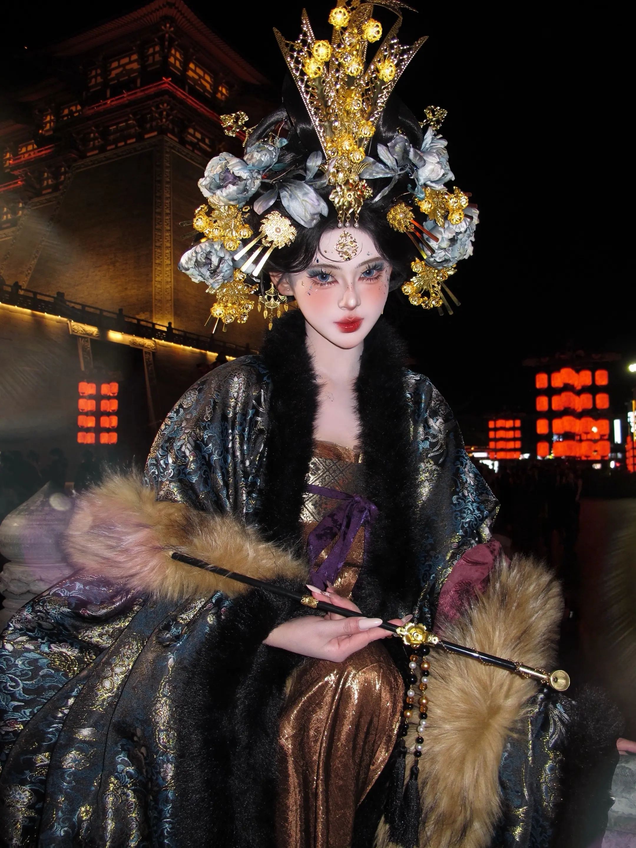 君不见妾起舞翩翩。