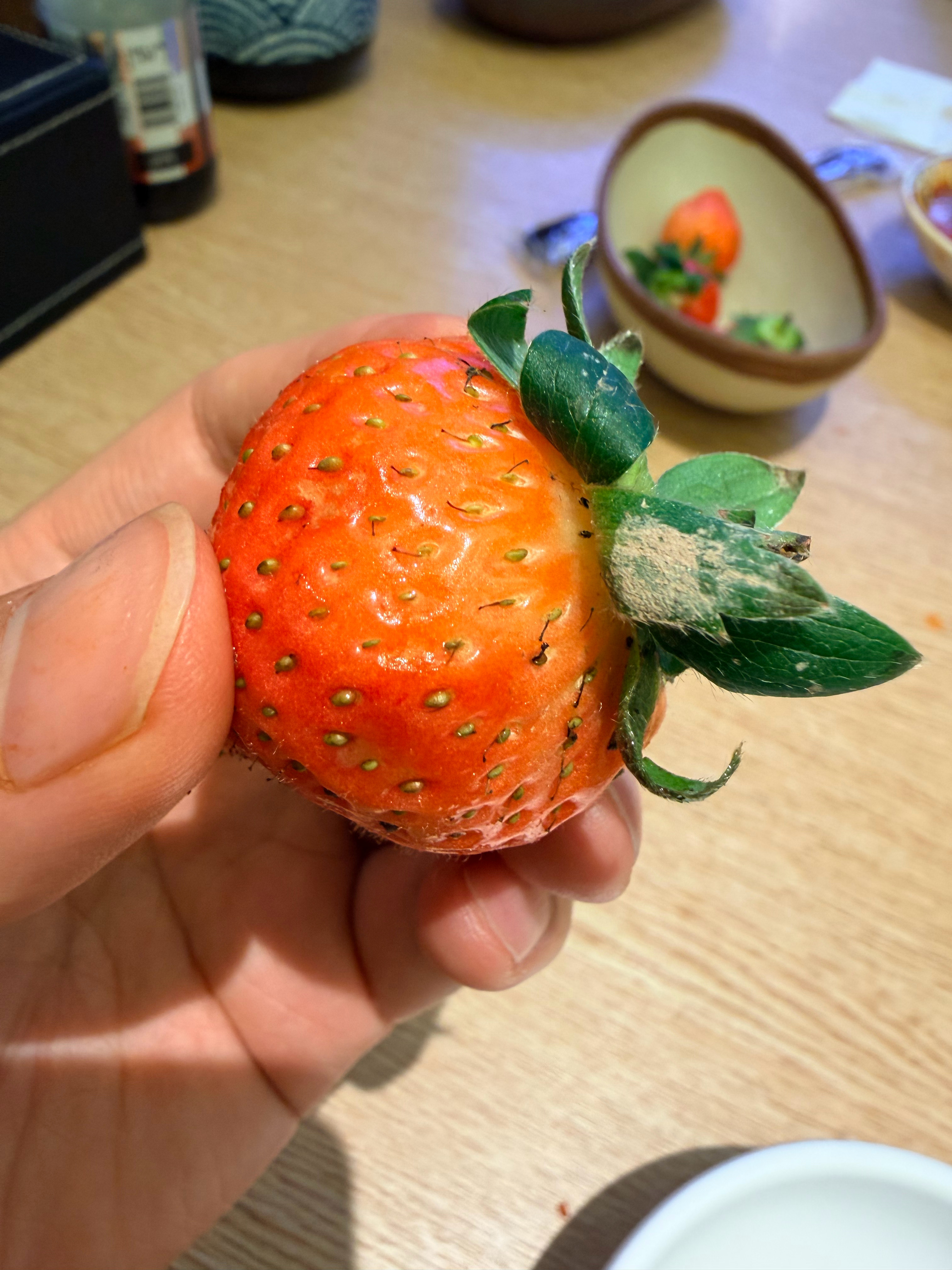 你说它洗了吧，这上面还有沙子；你说它没洗吧，上面又有水。所以，这到底洗没洗？ 