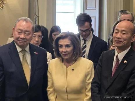 韩国瑜见到佩洛西了

韩国瑜率领台湾民代访美
现在在华盛顿，见了很多国会议员
包
