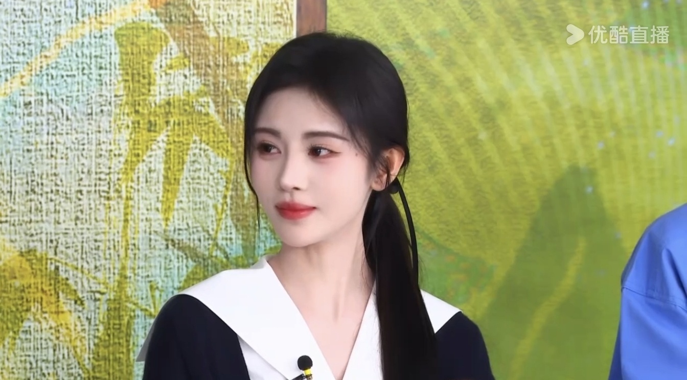 #不愧是你鞠婧祎#鞠婧祎在今晚花间令的直播中被问到她本人会给上官芷什么样的结局，