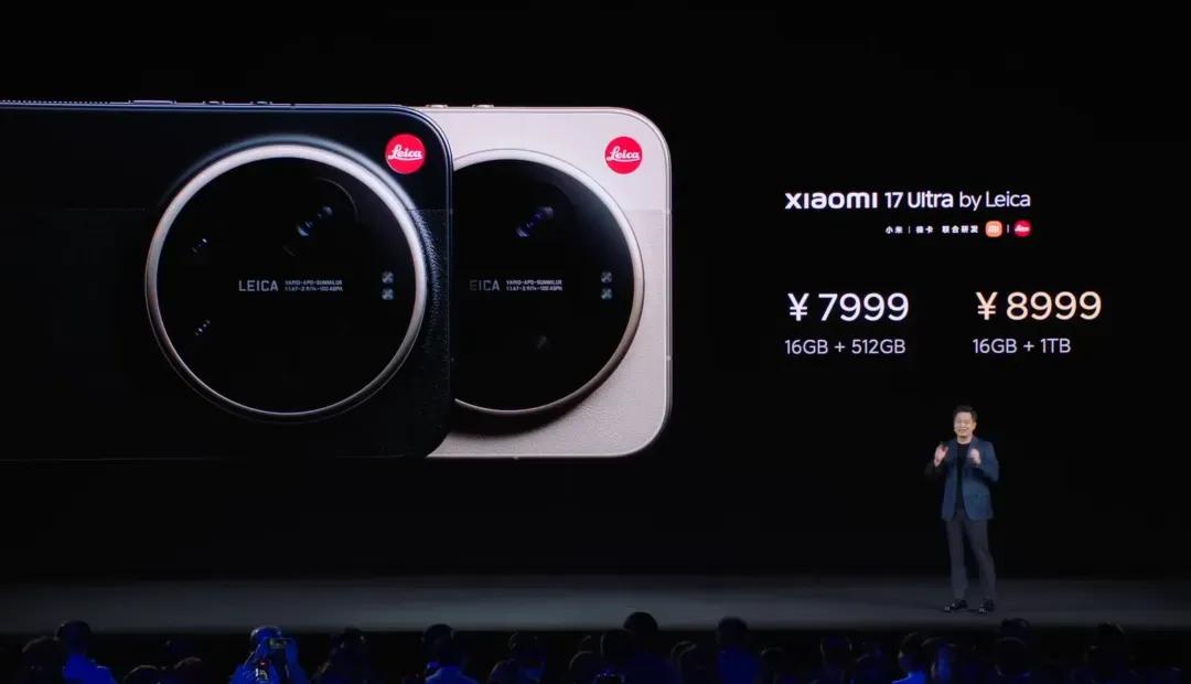 小米手机卖到8999，雷军彻底撕下了性价比标签。果然如卢伟冰所言，这次小米17 