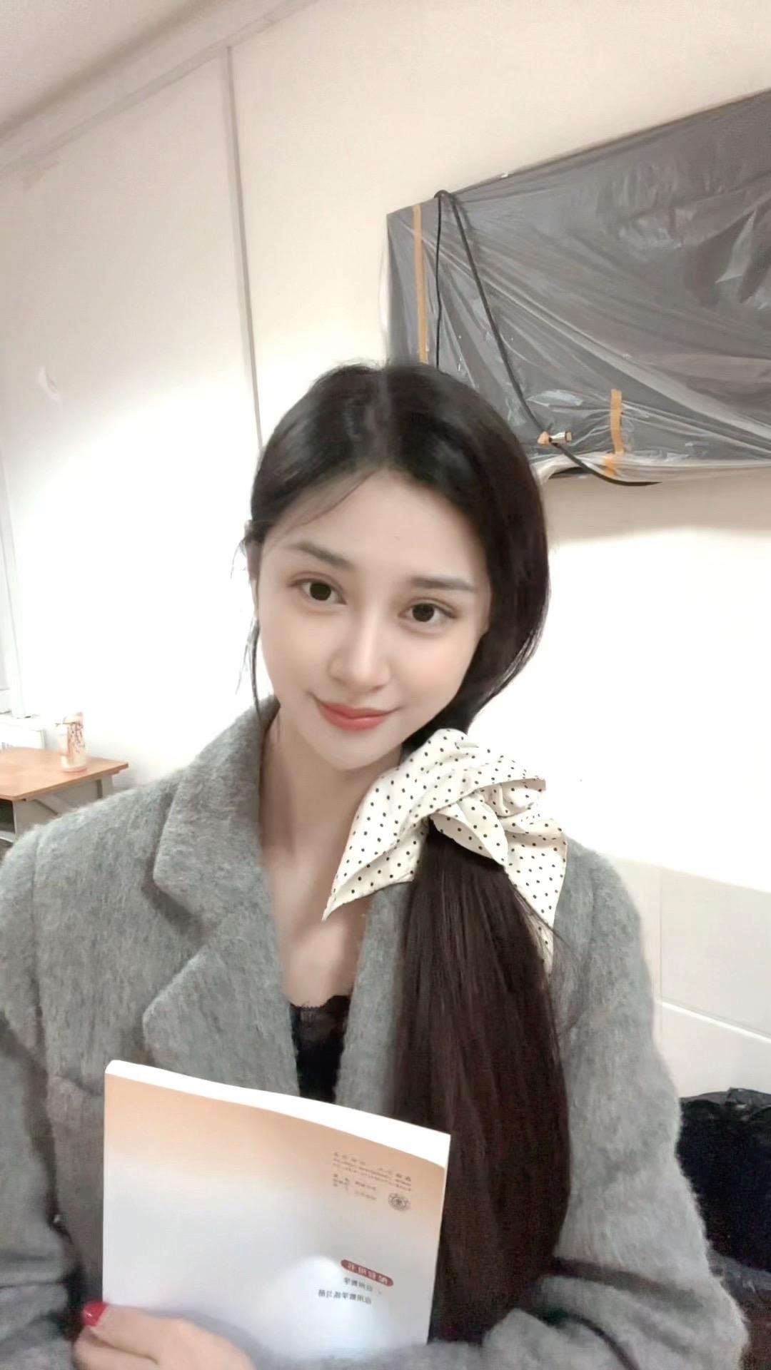 希望你的眼睛可以一直笑