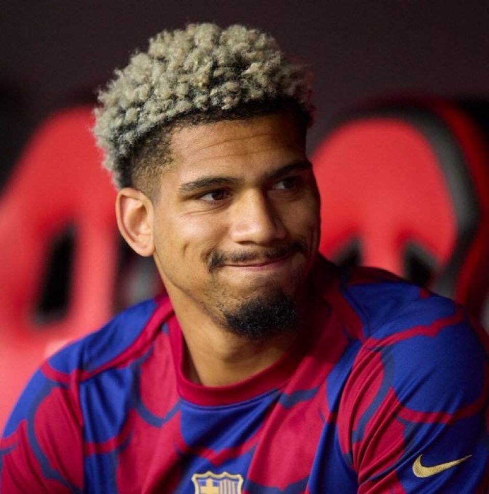 世体：阿劳霍因伤不适被换下，阿劳霍注意到他的股二头肌后侧感到不适。 马竞取得首粒