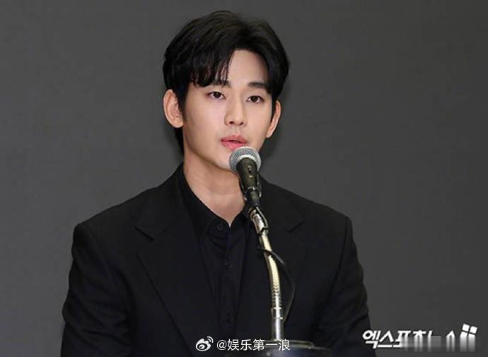 警方称金秀贤与未成年交往不实警方不起诉金秀贤 据韩媒，首尔城东警察署最近对金秀贤