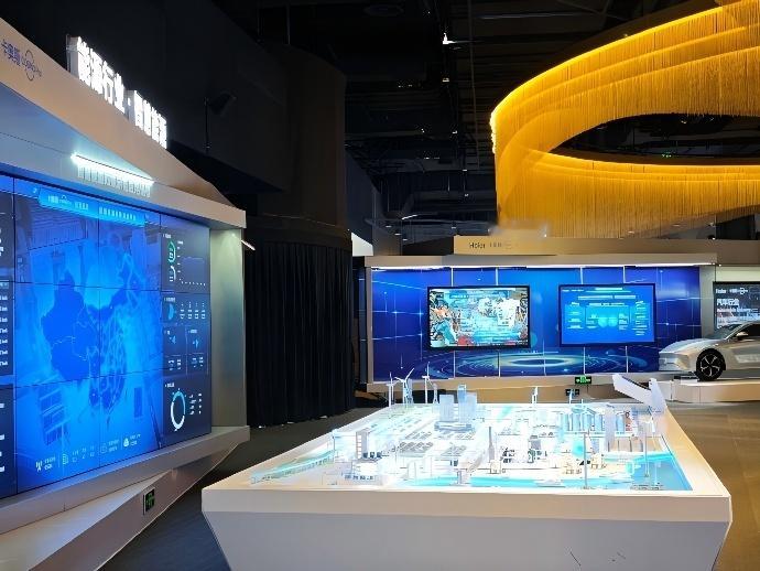 绿动齐鲁数智赋能 到青岛感受“城市名片”。从传统制造到前沿科技，从产品出海到生态