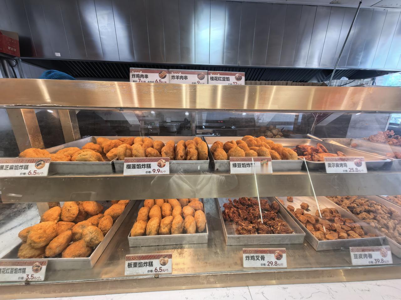 京天红炸糕探店实录：南城排队王，到底值不值得等？
作为一个在北京南城长大的老饕，