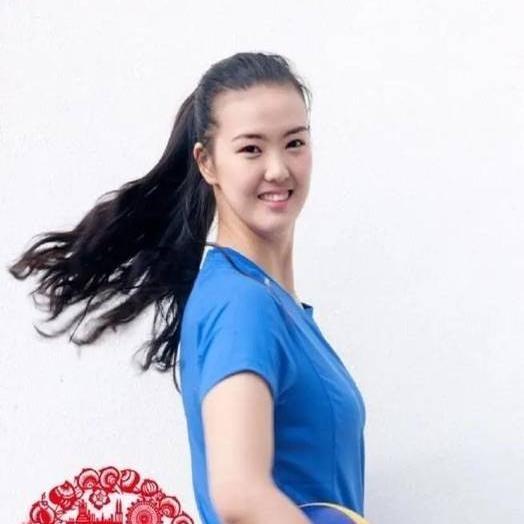 太让人热血沸腾了！
全锦赛女排阵容刚公布，江苏张常宁领衔冲击冠军，辽宁36岁的“